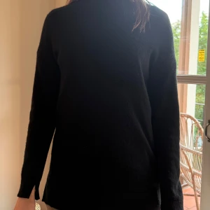 Kashmir tröja - Svart khasmir tröja från Jackie! Använd ett fåtal gånger 