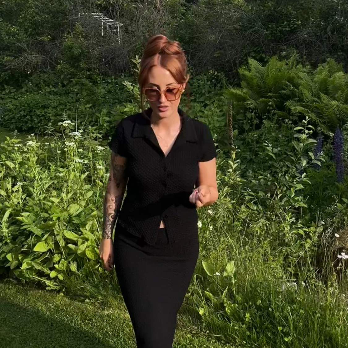 Svart långkjol i stretchigt tyg - 1