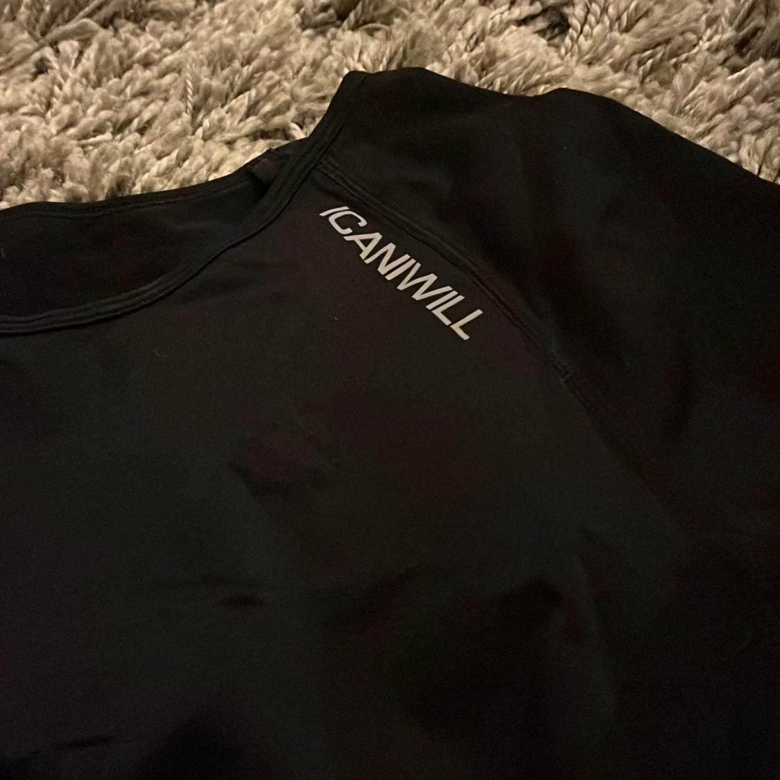 Svart croppad topp från ICANIWILL - 1