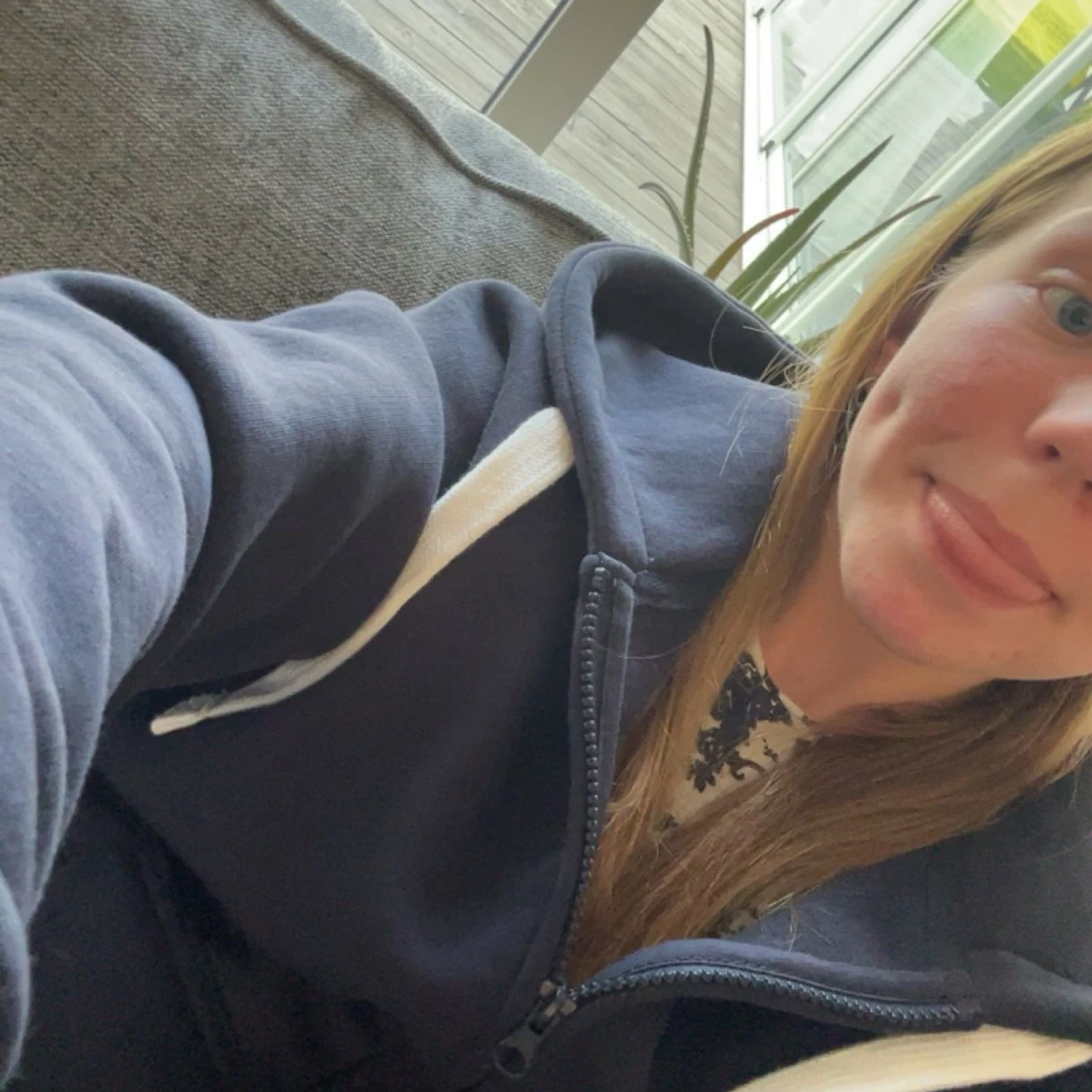 En ny russemerch tröja i storlek M - 2