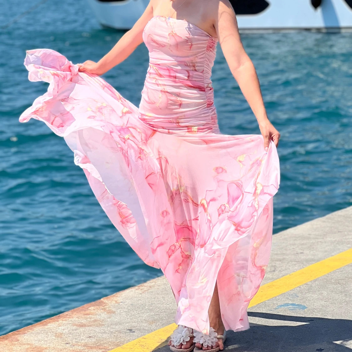 Lång rosa axelbandslös klänning - 1