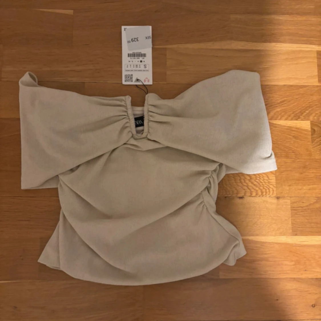 Beige offshoulder topp från Zara - 2