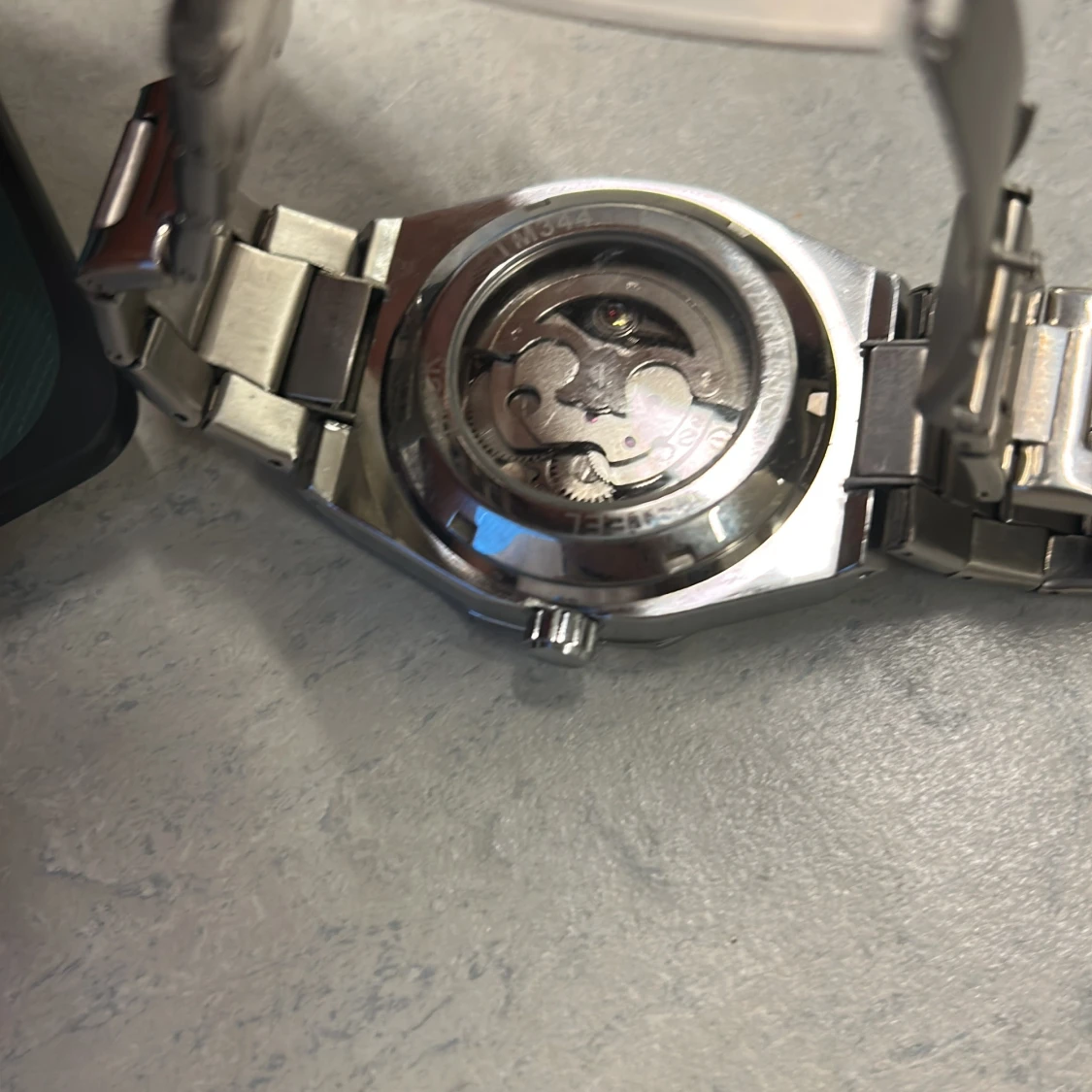 Silverfärgad skeletonklocka i stål - 2