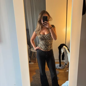 Topp - Populär leopardtopp från Nelly! Använd få gånger💕