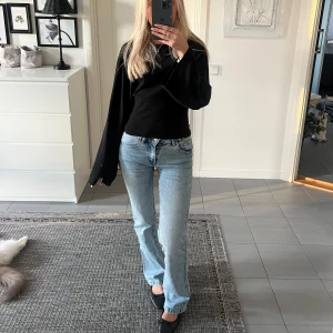 Jeans - Jeans från lager 157 i storlek XXS, använda fåtal gånger och i toppen skick. Jag skulle saga att de är mid/low waist.