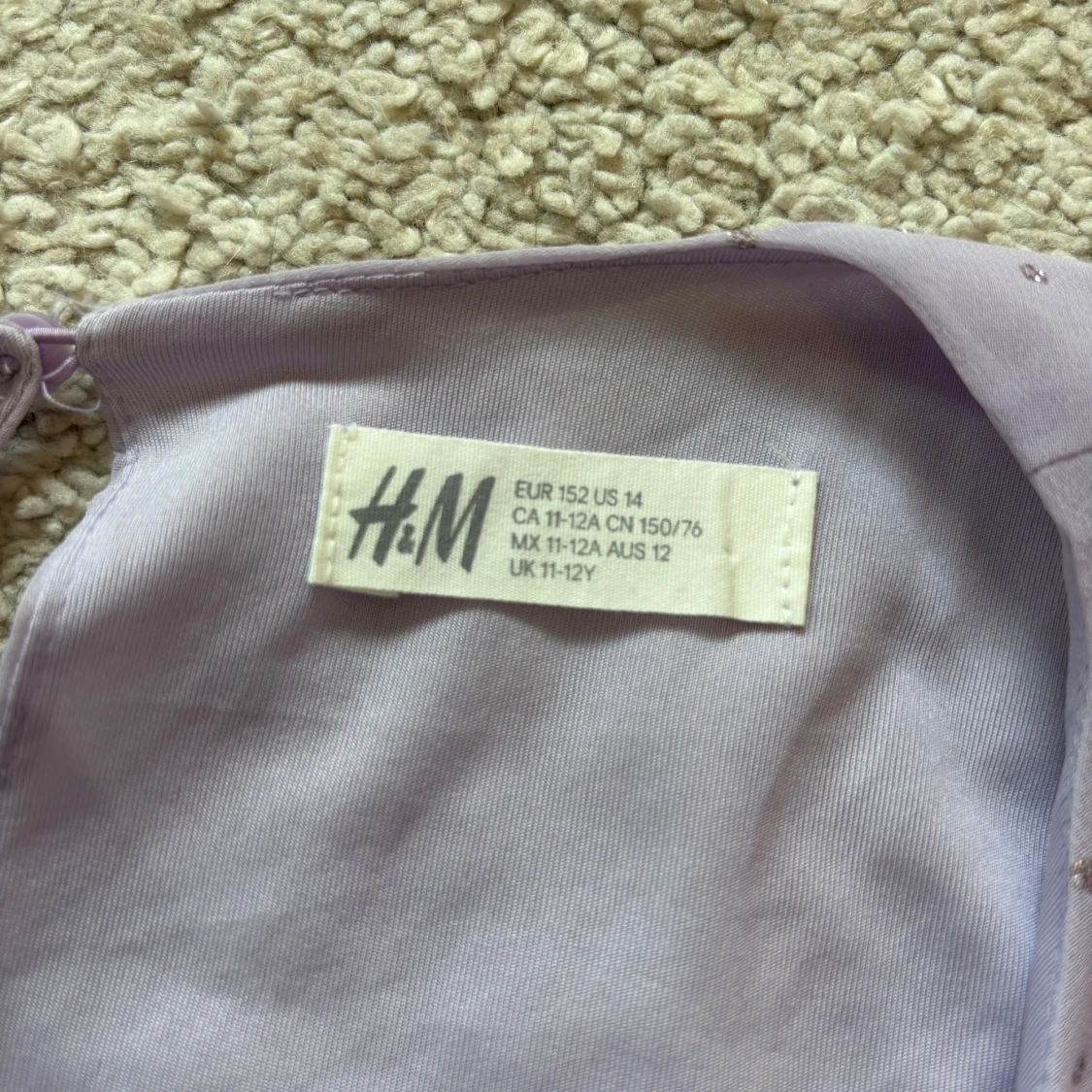 Ljuslila blus med glitter från H&M - 2