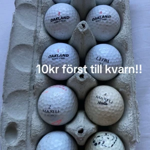 Golfbollar (Oakland, Maxfli, Ultra) - Ett blandat set med golfbollar från märkena Oakland, Maxfli och Ultra. Perfekt för dig som vill komma igång med golf eller behöver extra bollar till träningen. Säljs billigt – först till kvarn!