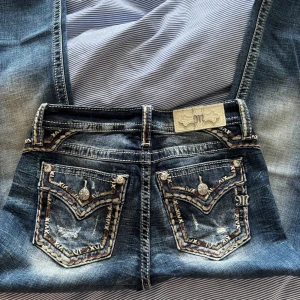miss me jeans 🤍 - helt nya utan tag, jag är 176 och midjemåttet är 38 och innerbenslängd 84cm. ok att köpa direkt 🩷