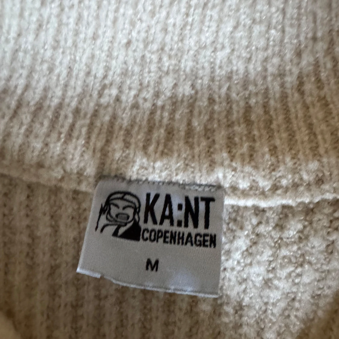 Beige stickad tröja från KA:NT - 1