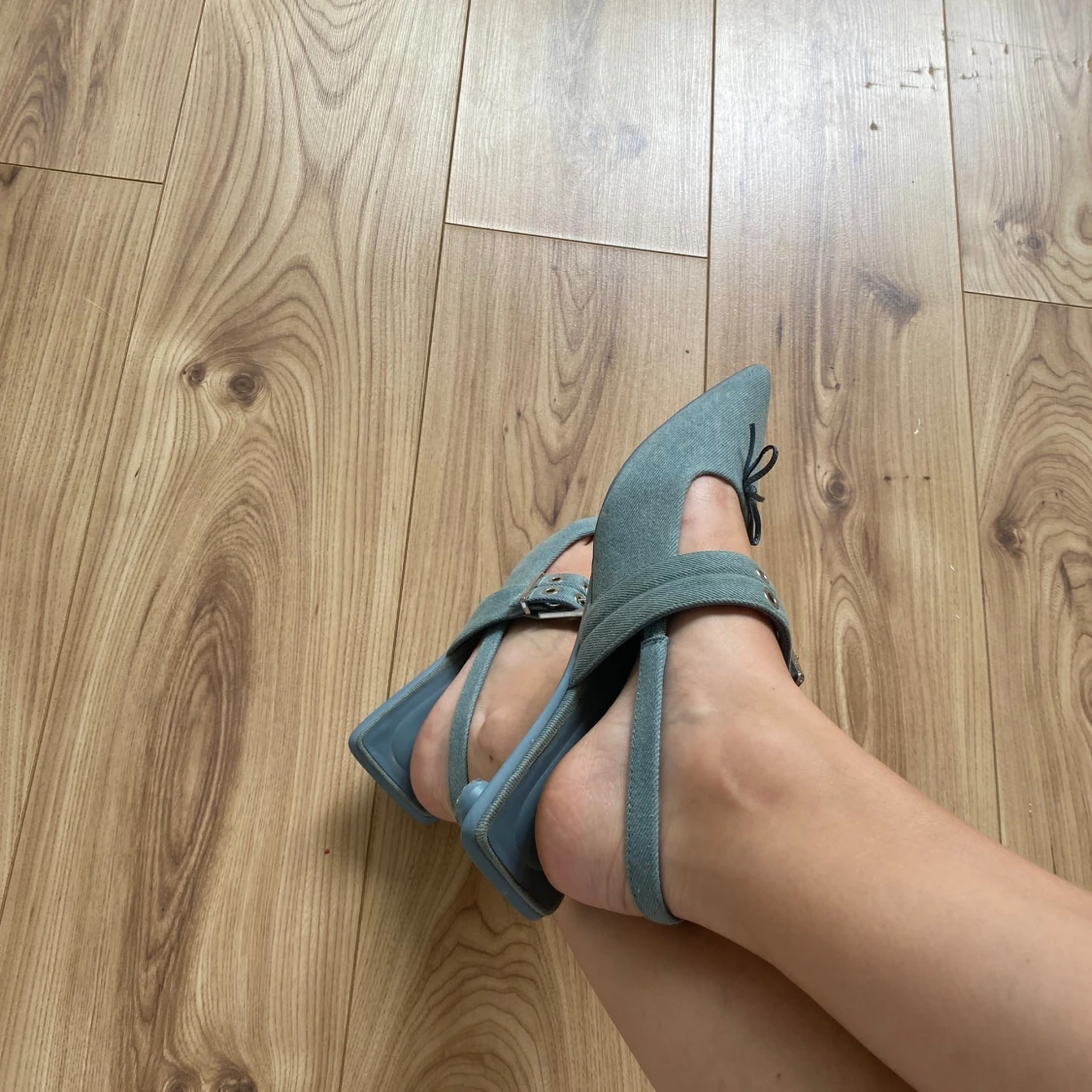 Blå klackskor med spetsig tå - 2