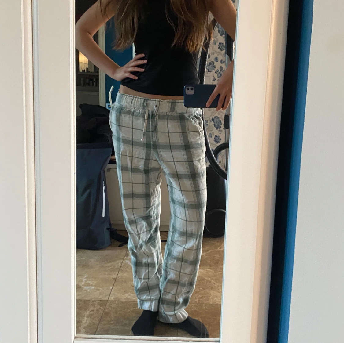 Rutiga mjukisbyxor/pyjamasbyxor med snörning