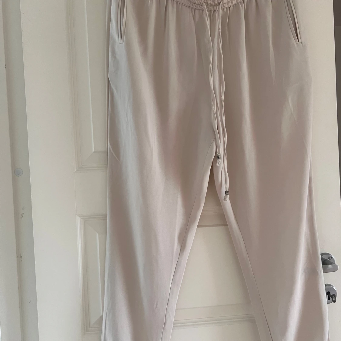 Beiga mjukisbyxor från Indiska