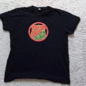 Söker en anti GAIS tröja har nån en kan du gärna skriva till mig så kan vi diskutera pris om du är villig och sälja tröjan spelar ej roll storlek  - Anti GAIS