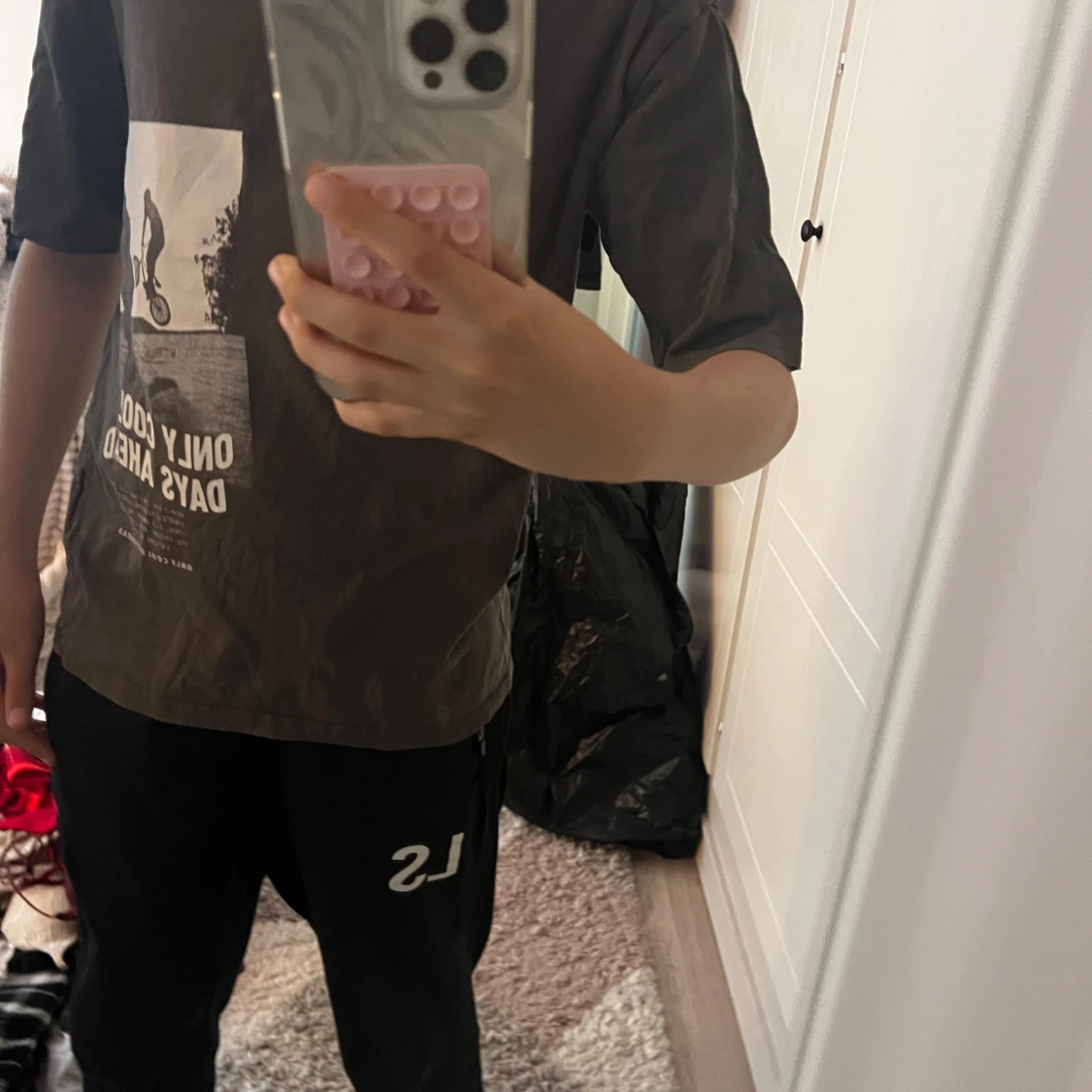 Grå t-shirt med tryck