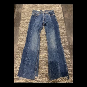 Bootcut jeans - Jeans från Zara, aldrig använda därav finns lappen kvar, storlek S (normal i storleken)🥰