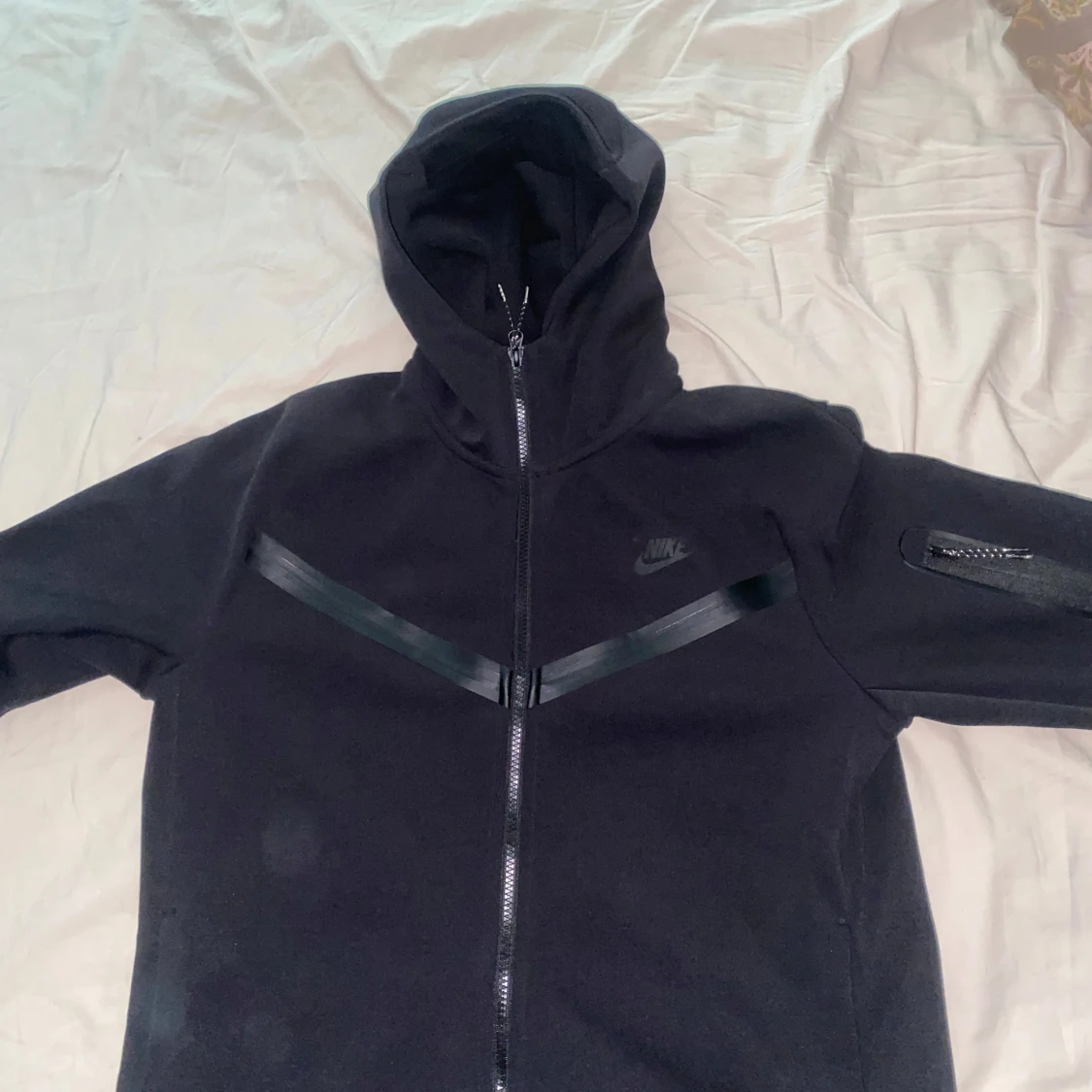 Svart Nike hoodiejacka med dragkedja nike tech fleece