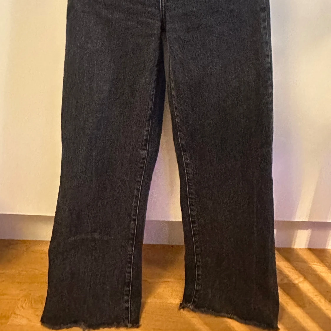 Svarta raka jeans från 157 Boulevard - 3
