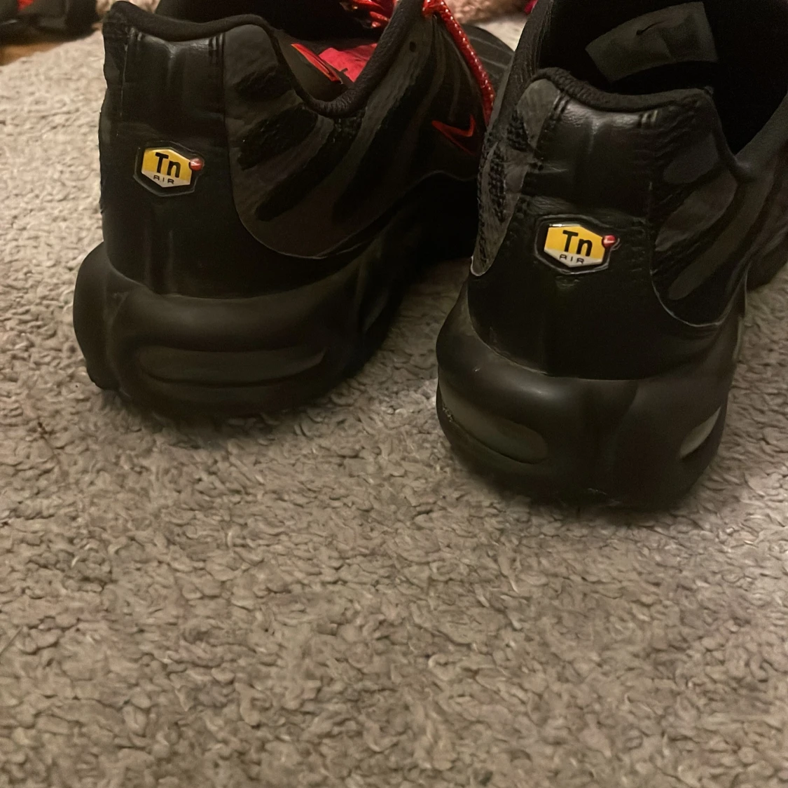 Nike Air Max Plus Tn Svart/Röd - 1