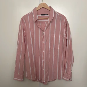 Rosa randig skjorta från 157 - Aldrig använd