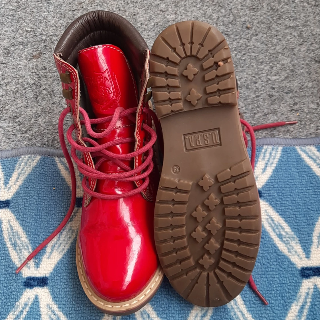 Röda lackade boots U.S.P.A med snörning - 3