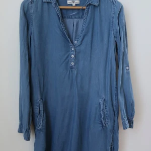 Klänning från Kappahl  - Använd några få gånger, som ny, normal i storleken 