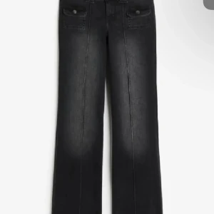 Hm jeans  - Jätte fina knappt använda. Skriv för fler bilder och vid intresse ❤️