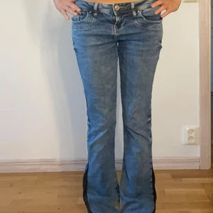 Ltb jeans med skit snygg detalj  - Säljer eftersom att jag inte använder de längre!💕 passar s/sx