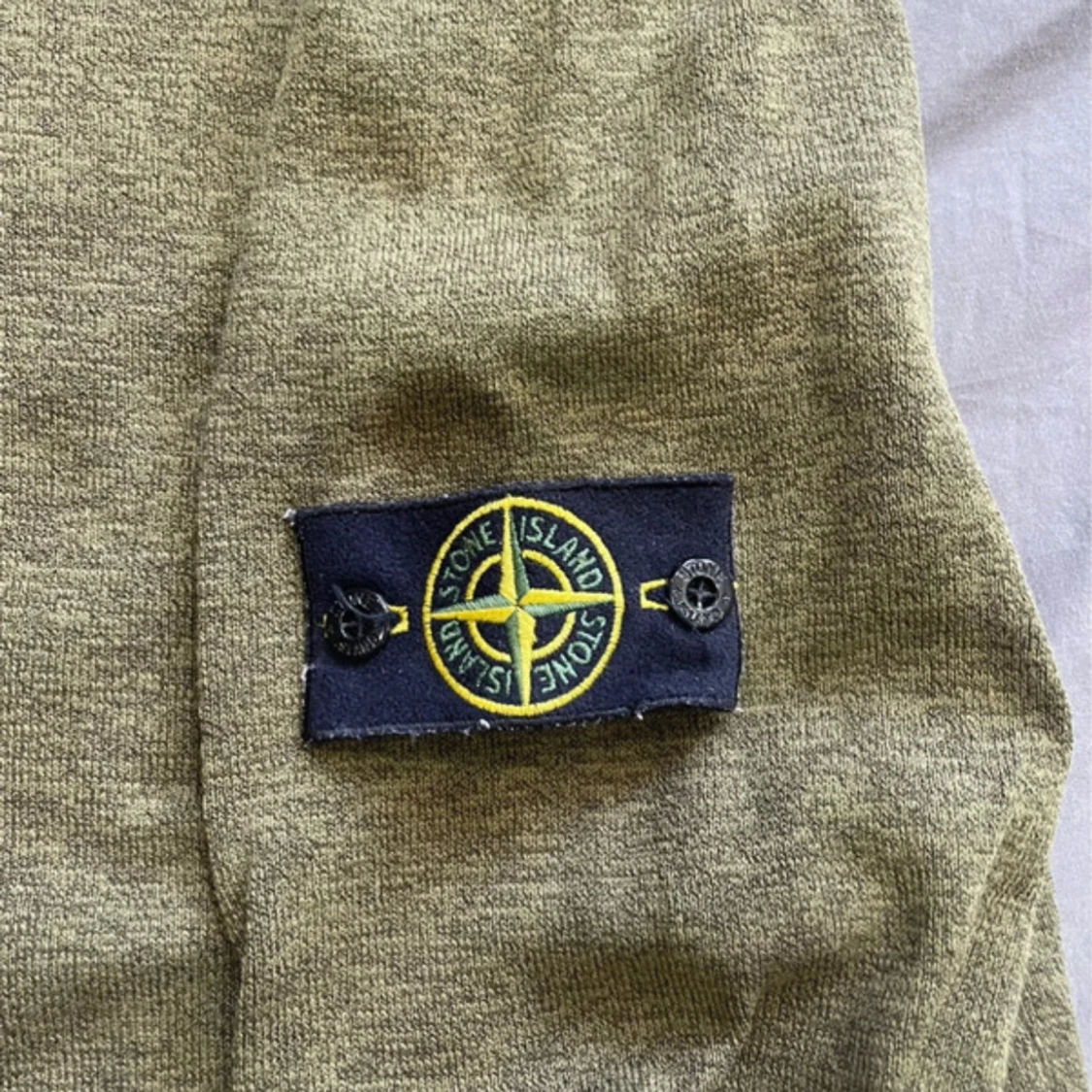 Olivgrön långärmad tröja från Stone Island - 2