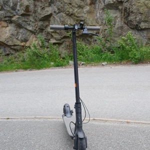 Elsparkcykel  - ‼️Går med på upphämtning/avlämning‼️ Xiaomi 1s elsparkcykel, ingenting är fel med elsparkcykeln förutom att ringklockan inte låter lika högt som den ska. Den går 20kmh och har en Räckvidd på cirka 25 km. Elsparkcykeln är försiktigt använd.🙌 (Går även eventuellt med på byte, kan lägga till pengar om det behövs)