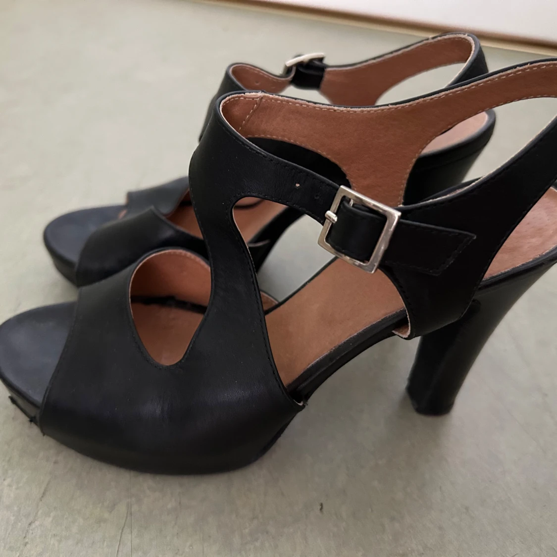 Svarta sandaler med klack från Rizzo - 1