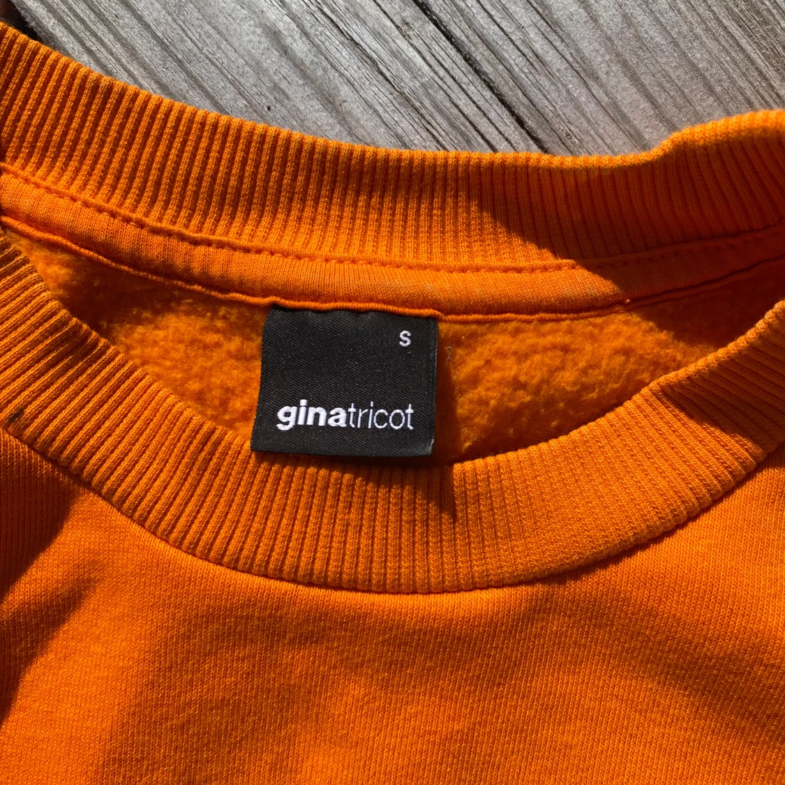 Orange sweatshirt från Gina Tricot - 1