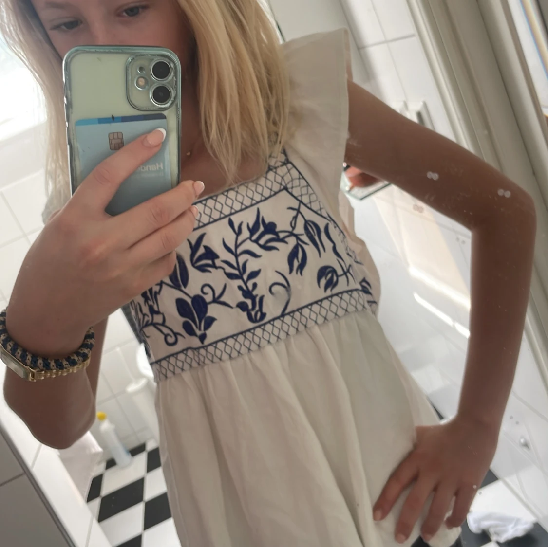 Vit blommig topp  - 4