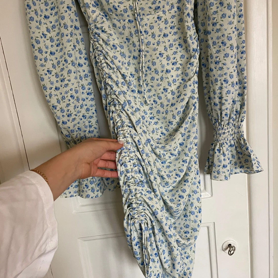 Adoore Blommig långärmad klänning - 3