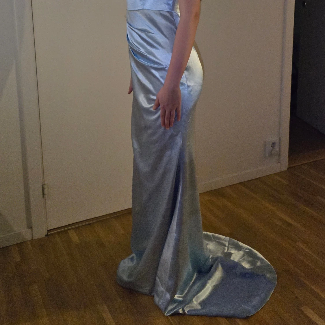 Ljusblå axelbandslös långklänning - 2