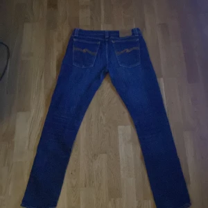 Nudie jeans  - Feta nudies I storlek 32/32 i nyskick!