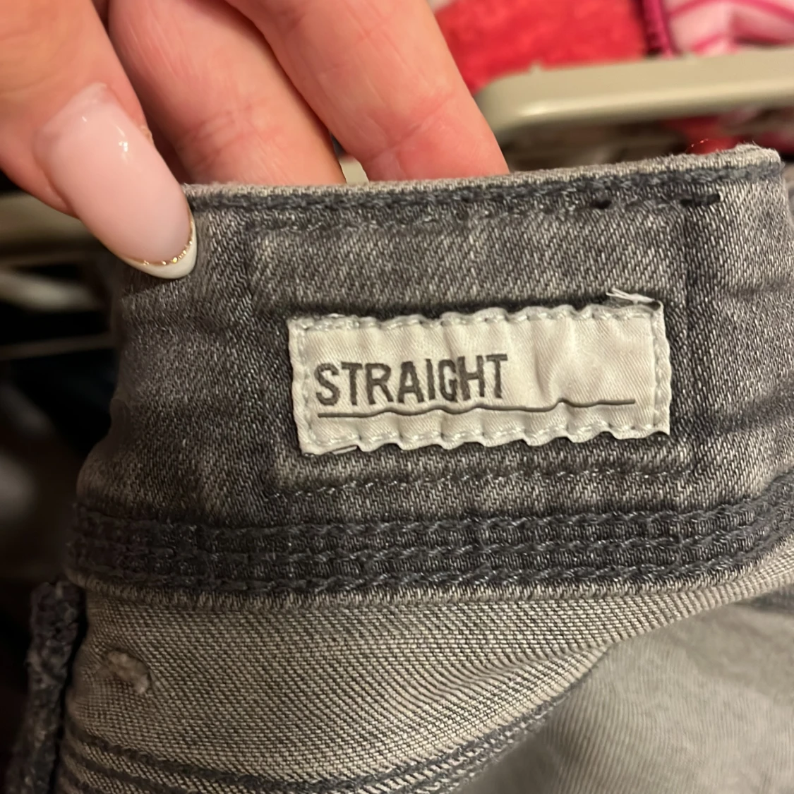 Grå stretchiga straight fit jeans - 3