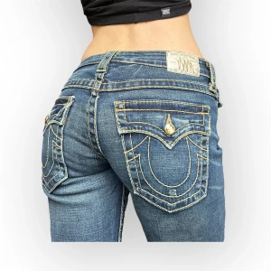 Bootcut True Religion jeans - I am selling these vintage bootcut True Religion jeans in a size 30 which fits an S. Write to me for measurements or other details💞