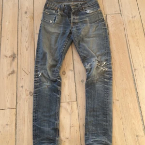Nudie Jeans - Säljer dessa eftertraktade jeans från nudie i modellen grim tim. Nypriset är 3000 för det är dry selvedge. Priset är inte hugget i sten!