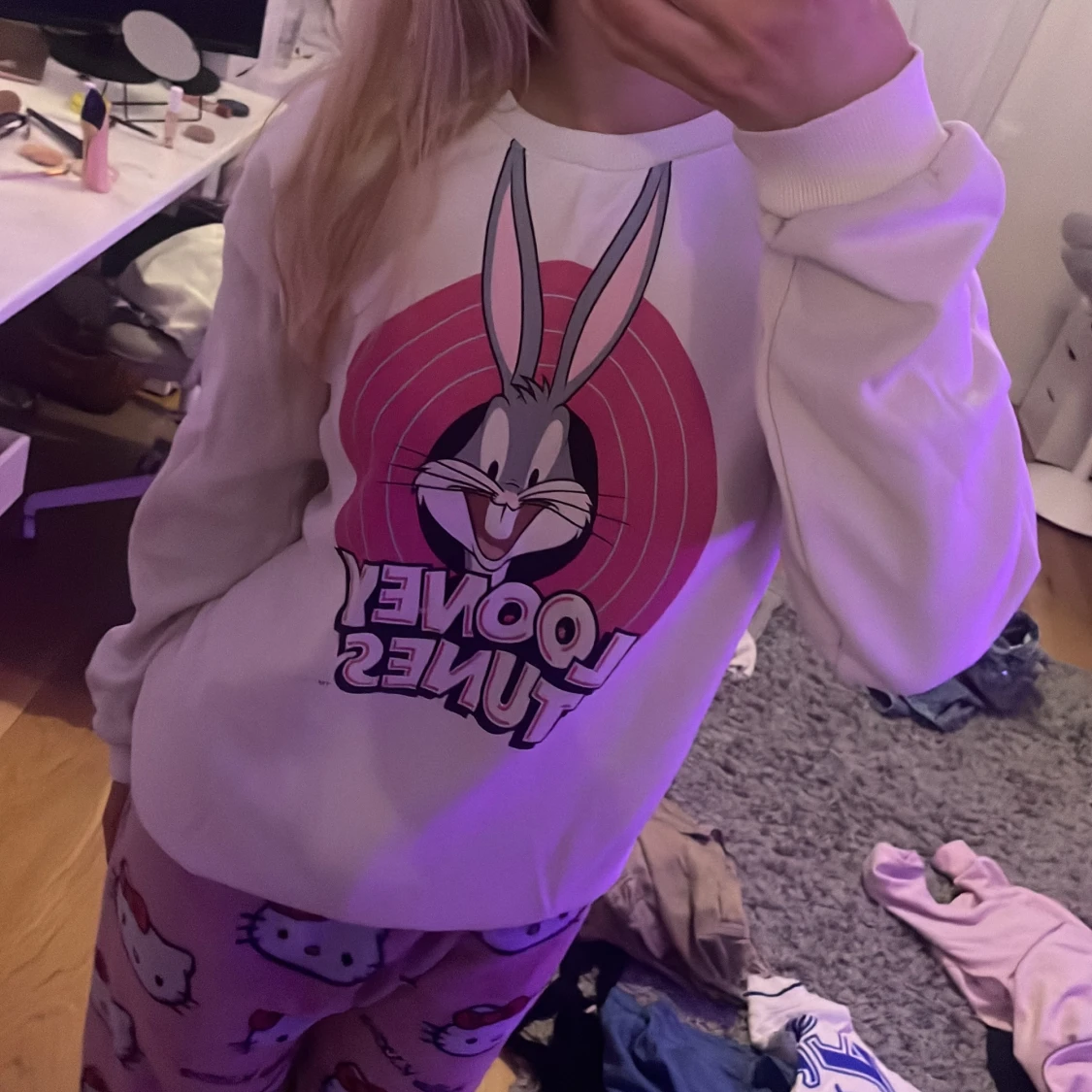 Vit Looney Tunes tröja från H&M
