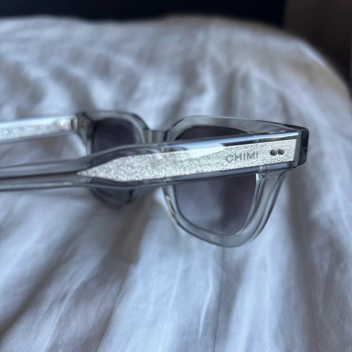 Gråa solglasögon från Chimi - 1