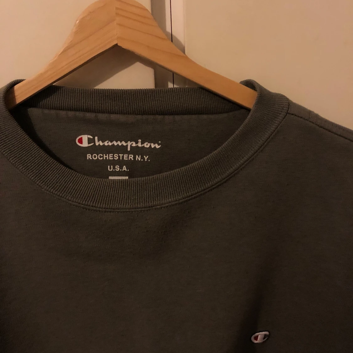  Champion sweatshirt  - 1