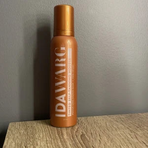 Ida Warg bus❤️ - Säljer denna superbra Ida Warg bus som inte kommer till användning i färg medium-dark❤️ungefär halva kvar❤️nypris-200, mitt pris 75kr❤️