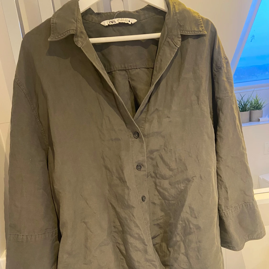 Olivgrön skjorta från Zara