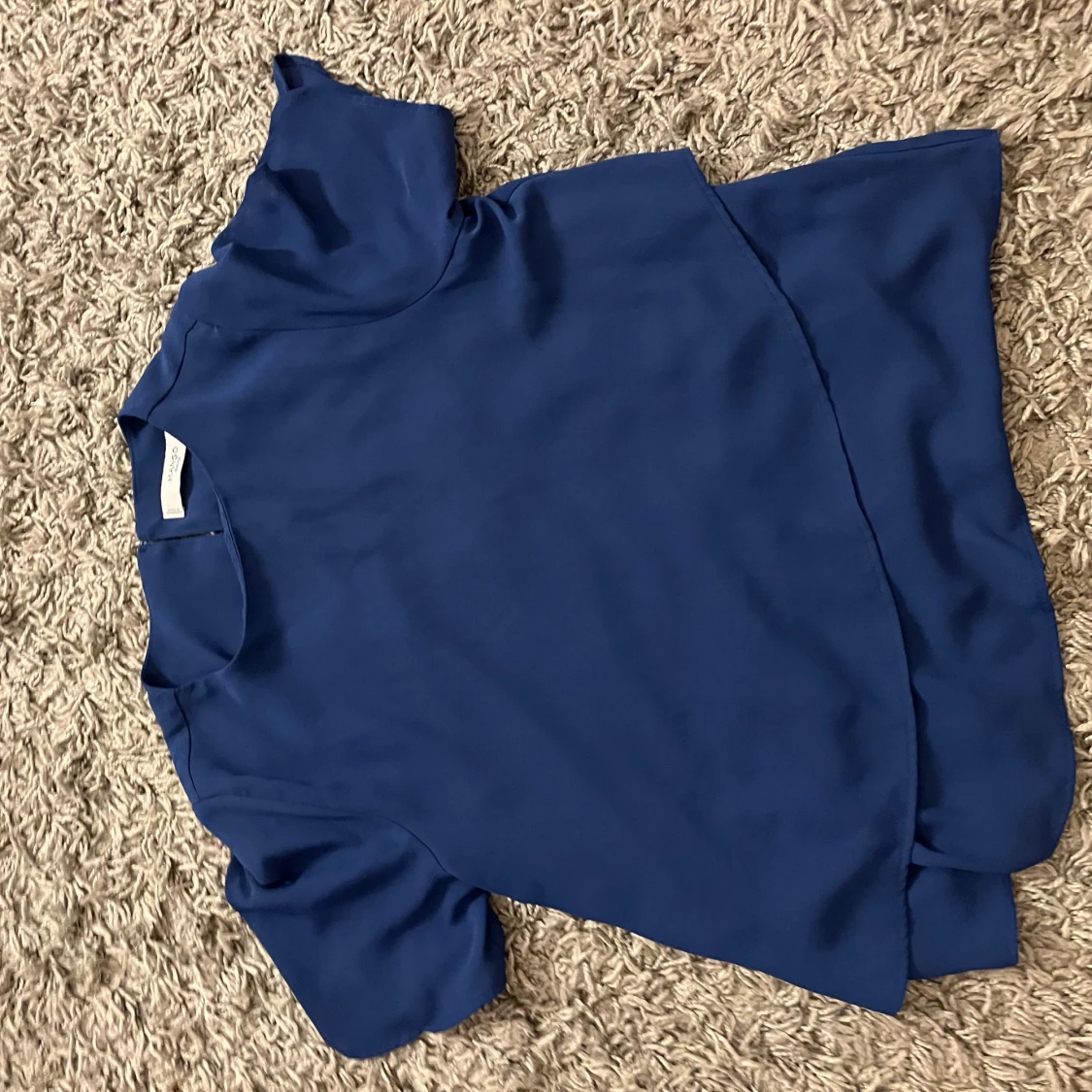 Blå blus med korta ärmar - 1