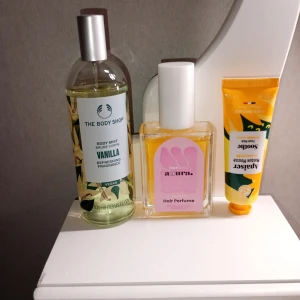 Paketpris vanilj  - Jag säljer en helt ny hår parfym med vanilj lukt och en parfym från body shop som är vanilj doft endast använd tre gånger köpte den på mal of scandinavia igår för dom har kvar body shop konstigt nog. Och sen är det en ansiktsmask helt ny från yves rocher. Alla tre till paket pris för 180 kr  jag möter helst upp om jag säljer.det är så mycket som försvinner i posten.kag vill inte vara ansvarig för det.