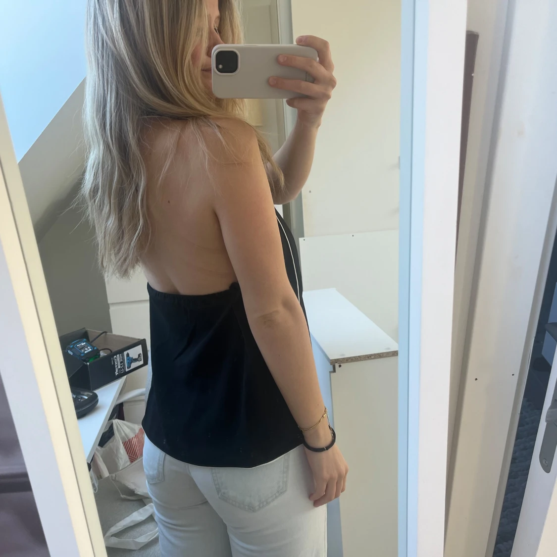 Svart halterneck topp med knytband - 1