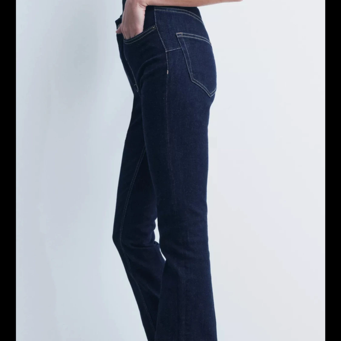 Mörkblå bootcut jeans - 2