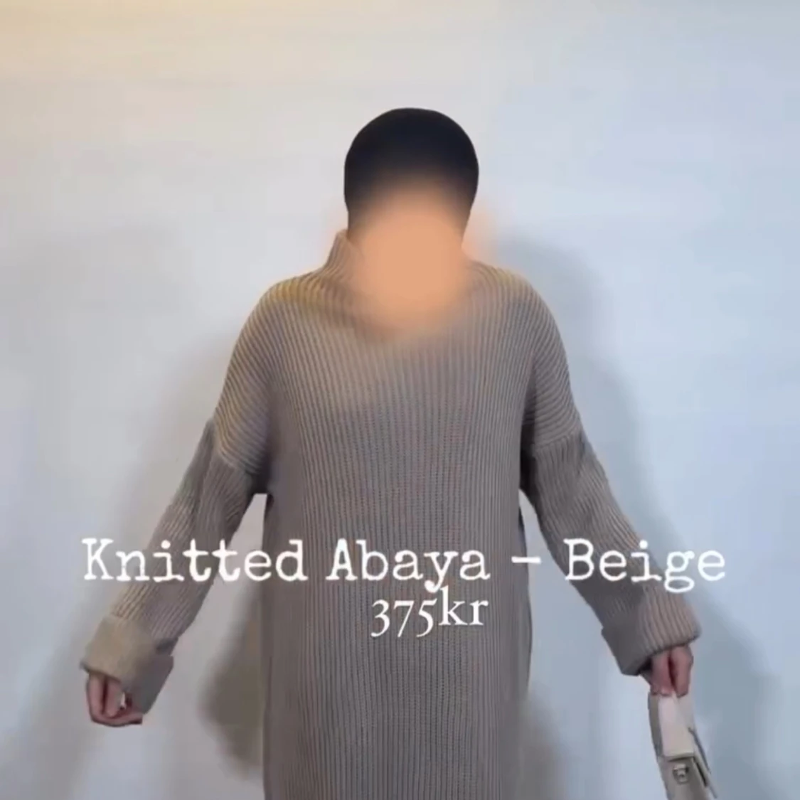 Beige stickad abaya