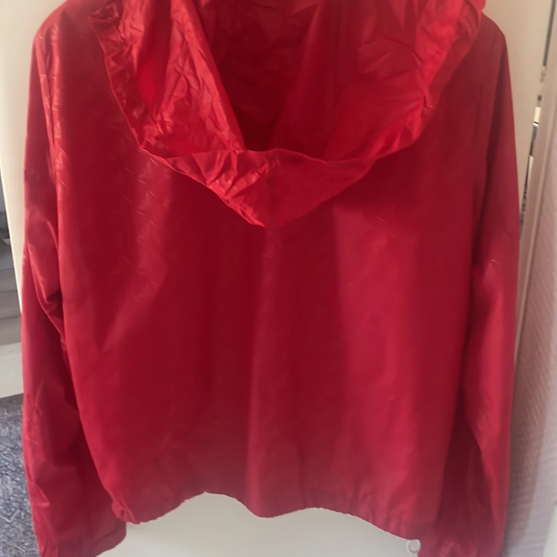 Röd vindjacka från Armani Jeans - 1