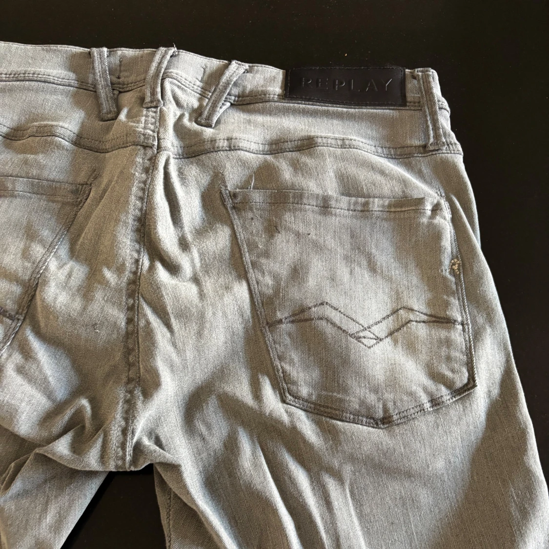 Grå jeans från Replay - 1